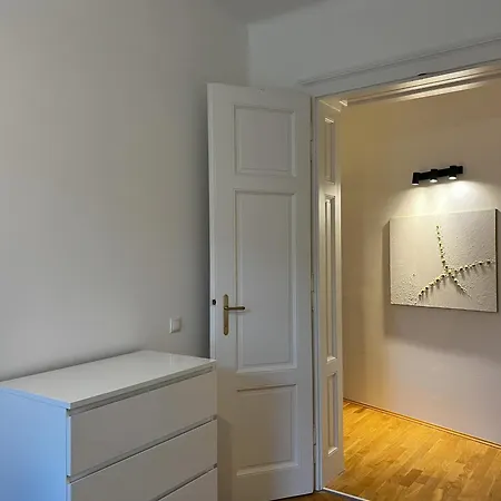 Ferienwohnung Old Town Vibe & Wave Graz Exterior foto